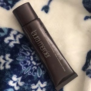 Laura mercier foundation